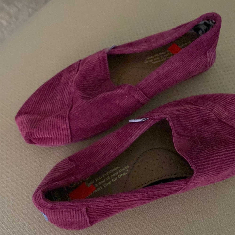 Maroon classic Toms w 5.5